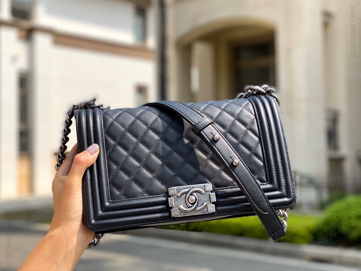 Chanel/香奈儿 Leboy25辣妈款专柜最新版本进口胎牛皮配复古银扣 黑色