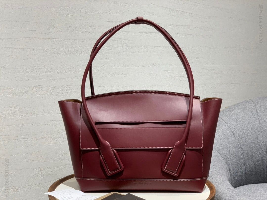 原单BV手提女包 BV手提女包 BV/葆蝶家 PALMELLATO皮革ARCO 48手袋 575941波尔多色 