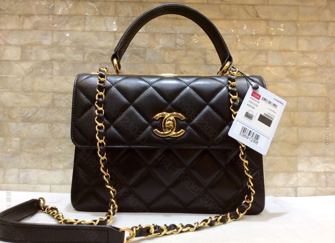 Chanel/香奈儿 进口羊皮三明治大菱格斜挎包 A92236