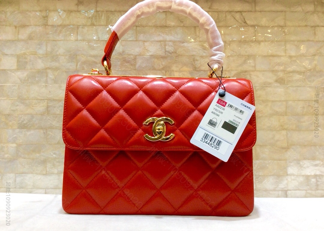 Chanel/香奈儿 进口羊皮三明治菱格斜挎包 A92236