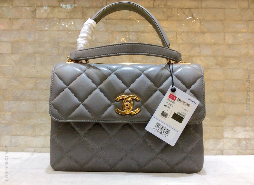 Chanel/香奈儿 进口羊皮三明治菱格斜挎包 A92236