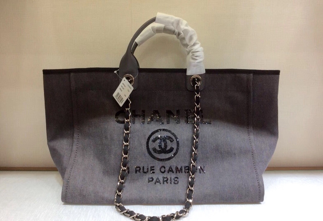 Chanel/香奈儿 最新刺绣珠片购物袋 A67001