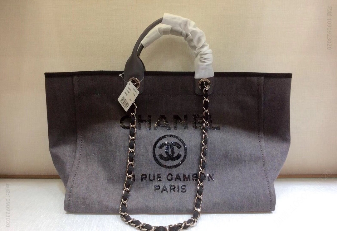 Chanel/香奈儿 最新刺绣珠片购物袋 A67001
