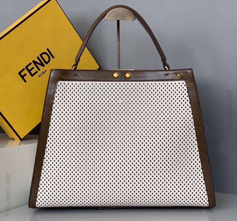 FENDI芬迪洞洞设计手袋319