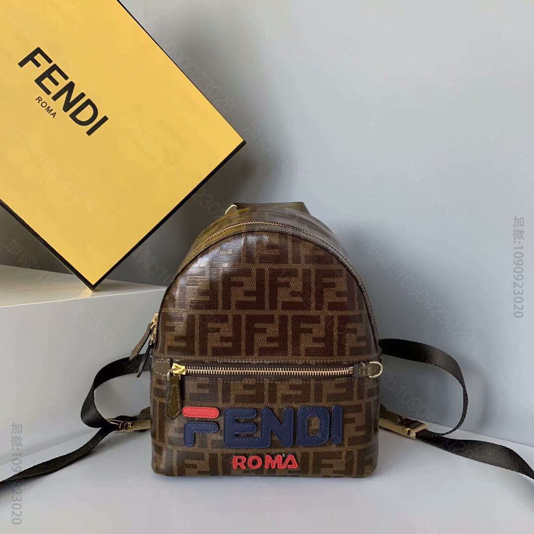 FENDI芬迪拼接字母皮块图案防水料背包2362S