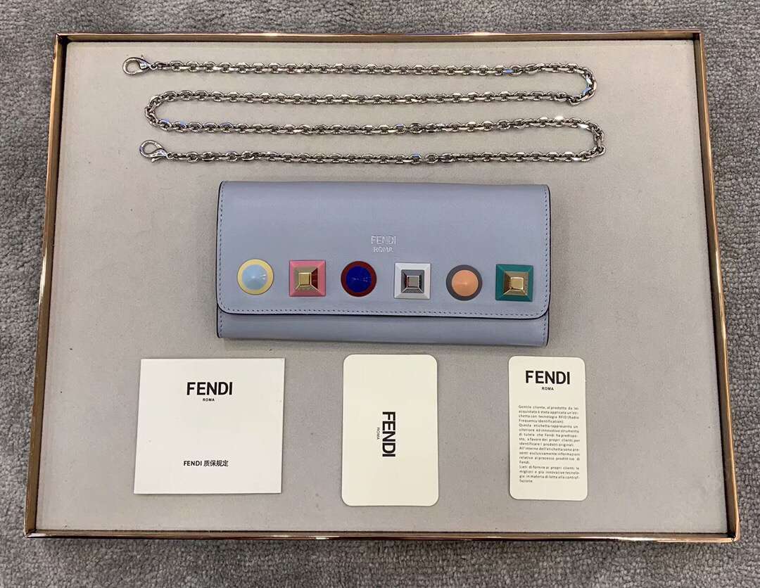 FENDI芬迪小牛皮多功能斜跨包0251
