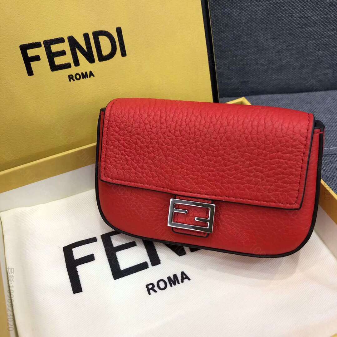 FENDI芬迪橙红色钥匙包315