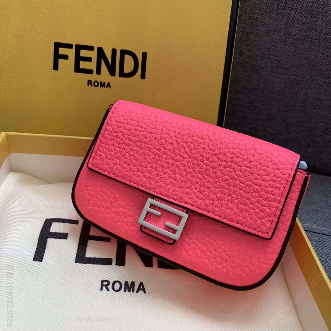 FENDI芬迪玫红色钥匙包315