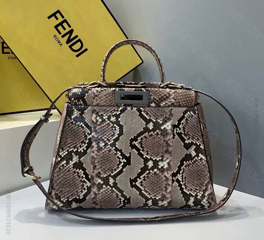 FENDI芬迪蟒蛇皮PEEKABOO手袋2509