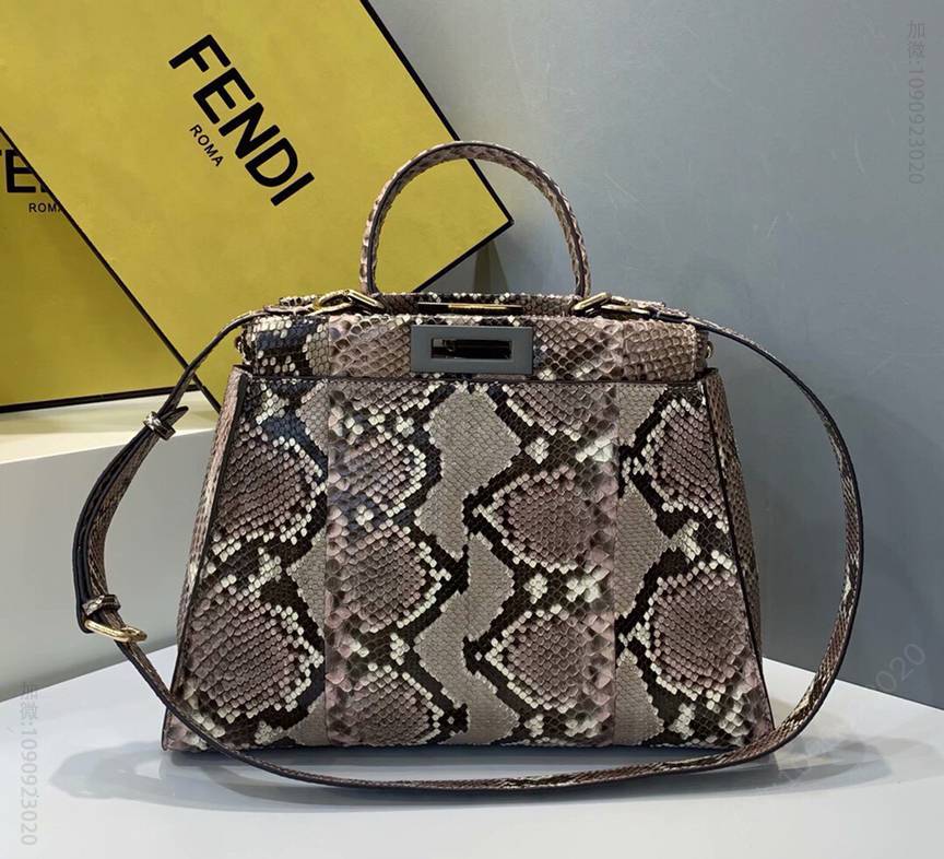 FENDI芬迪蟒蛇皮PEEKABOO手袋2509