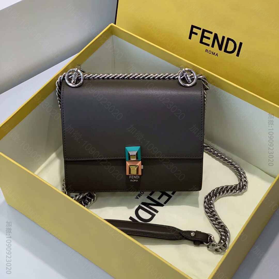 FENDI芬迪牛皮迷你款单肩斜挎包0381