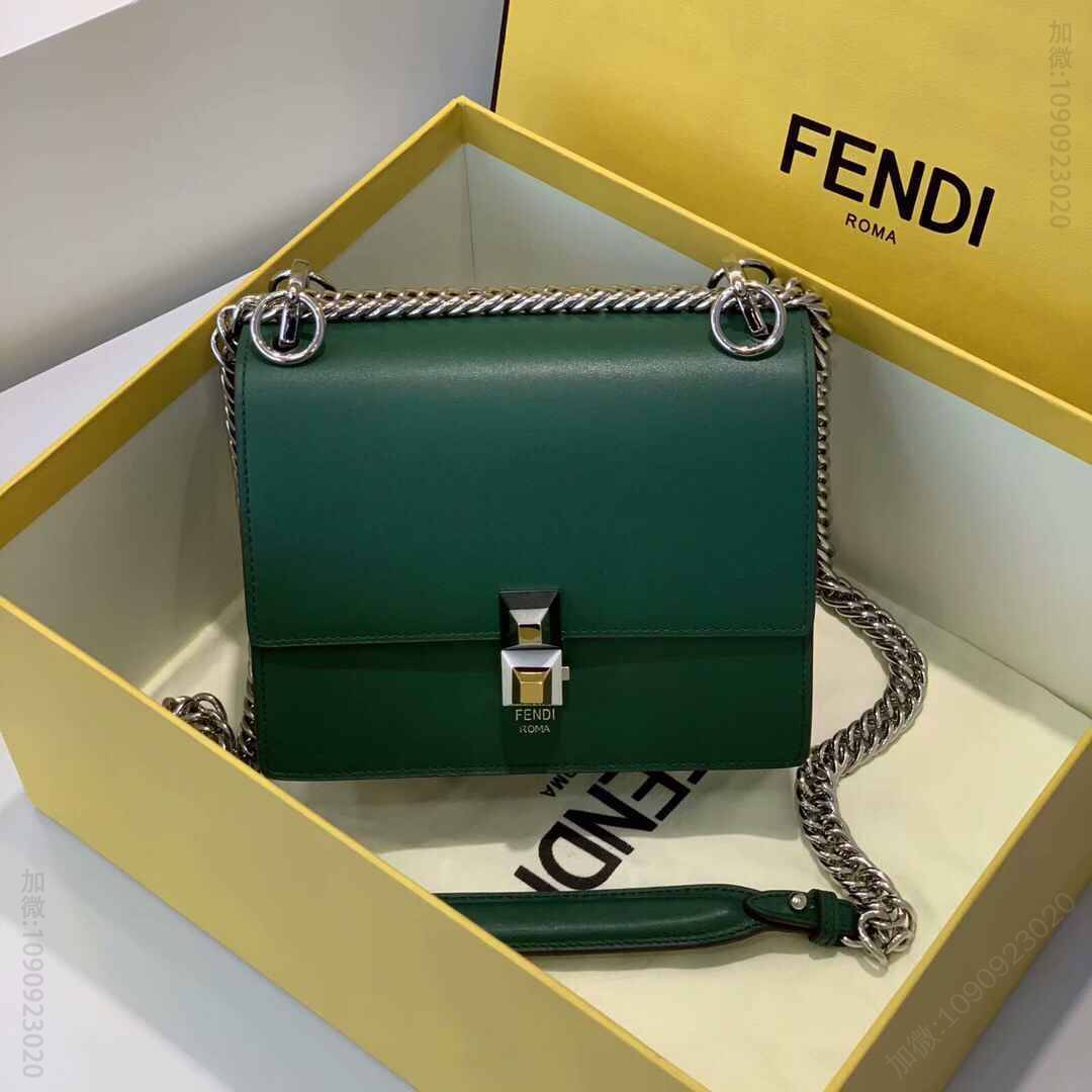 FENDI芬迪牛皮迷你款单肩斜挎包0381