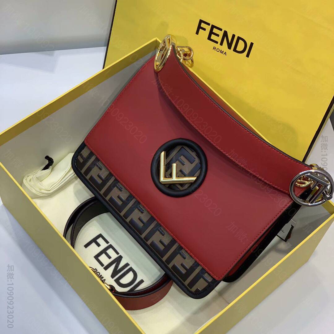 FENDI芬迪FF凸纹印花标志小牛皮翻盖手袋2820L