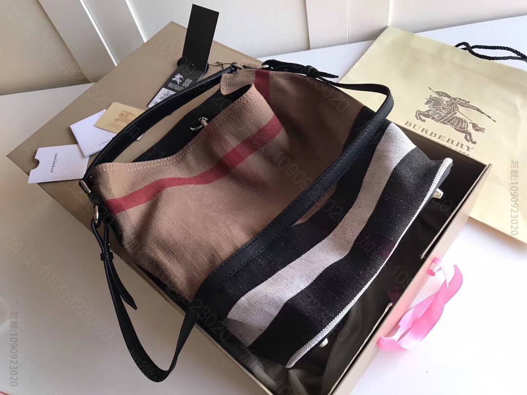 Burberry巴宝莉撞色黄麻帆布水桶包5588