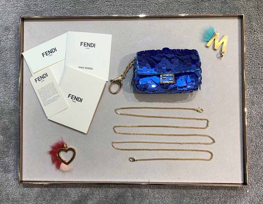 FENDI芬迪全手工珠片缝制斜挎小包0136