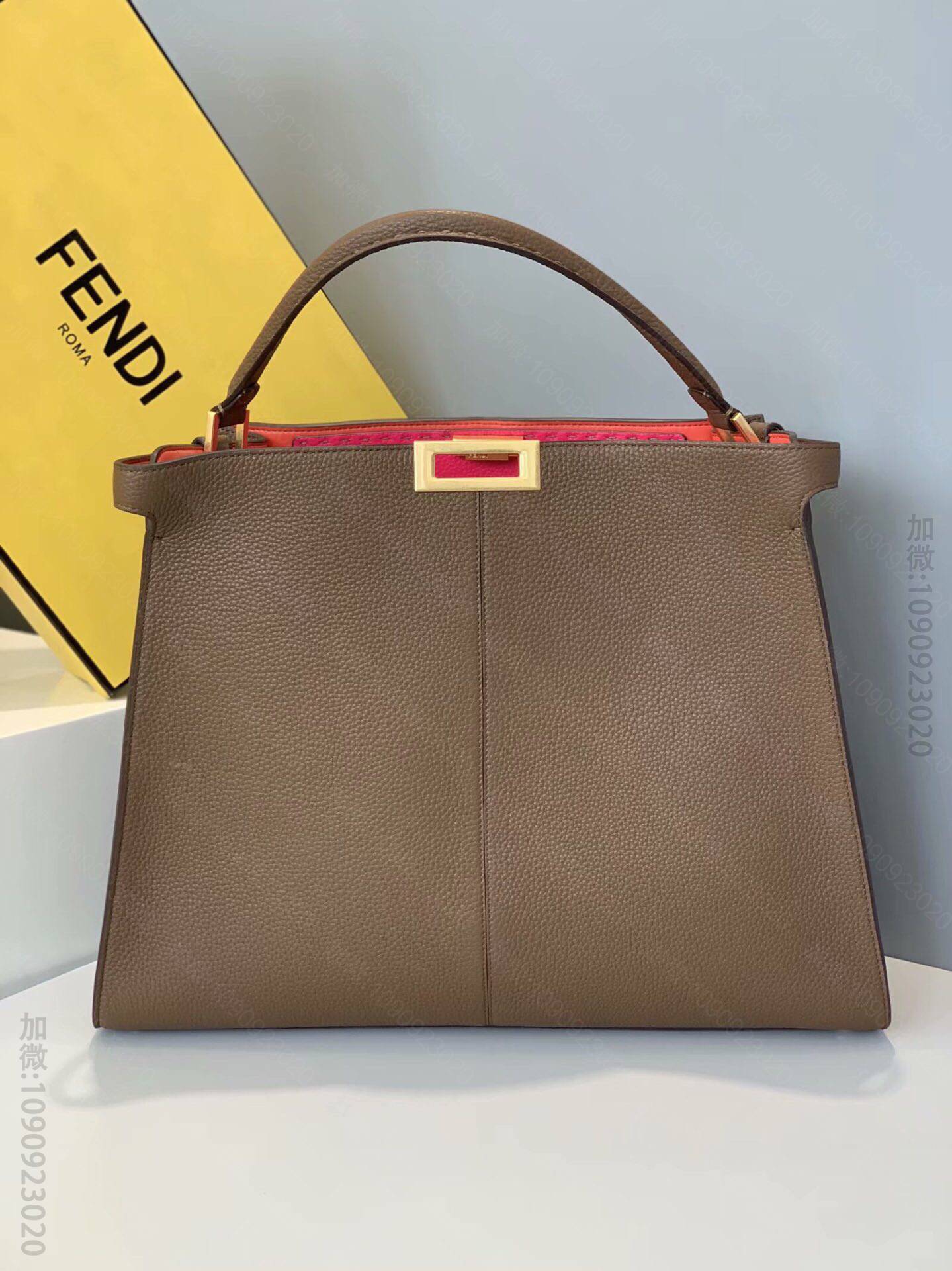 FENDI芬迪荔枝纹皮纯手工缝制peekaboo手袋305M