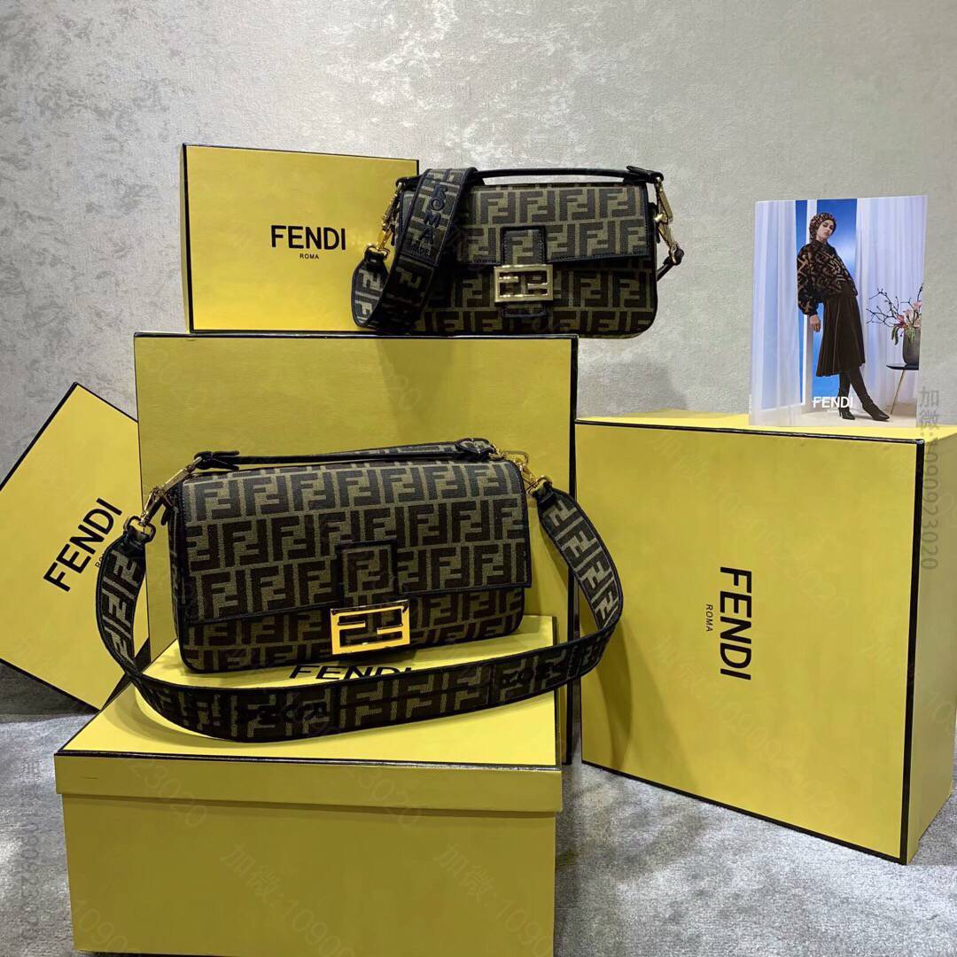 FENDI芬迪经典双F布料Baguette单肩包772L