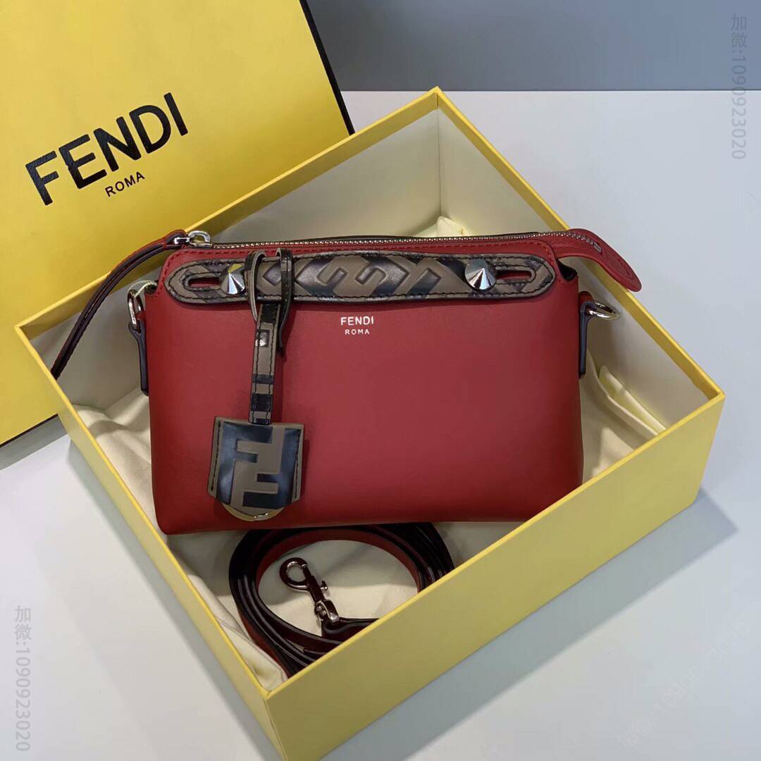 FENDI芬迪柔软小牛皮波士顿手提包1150