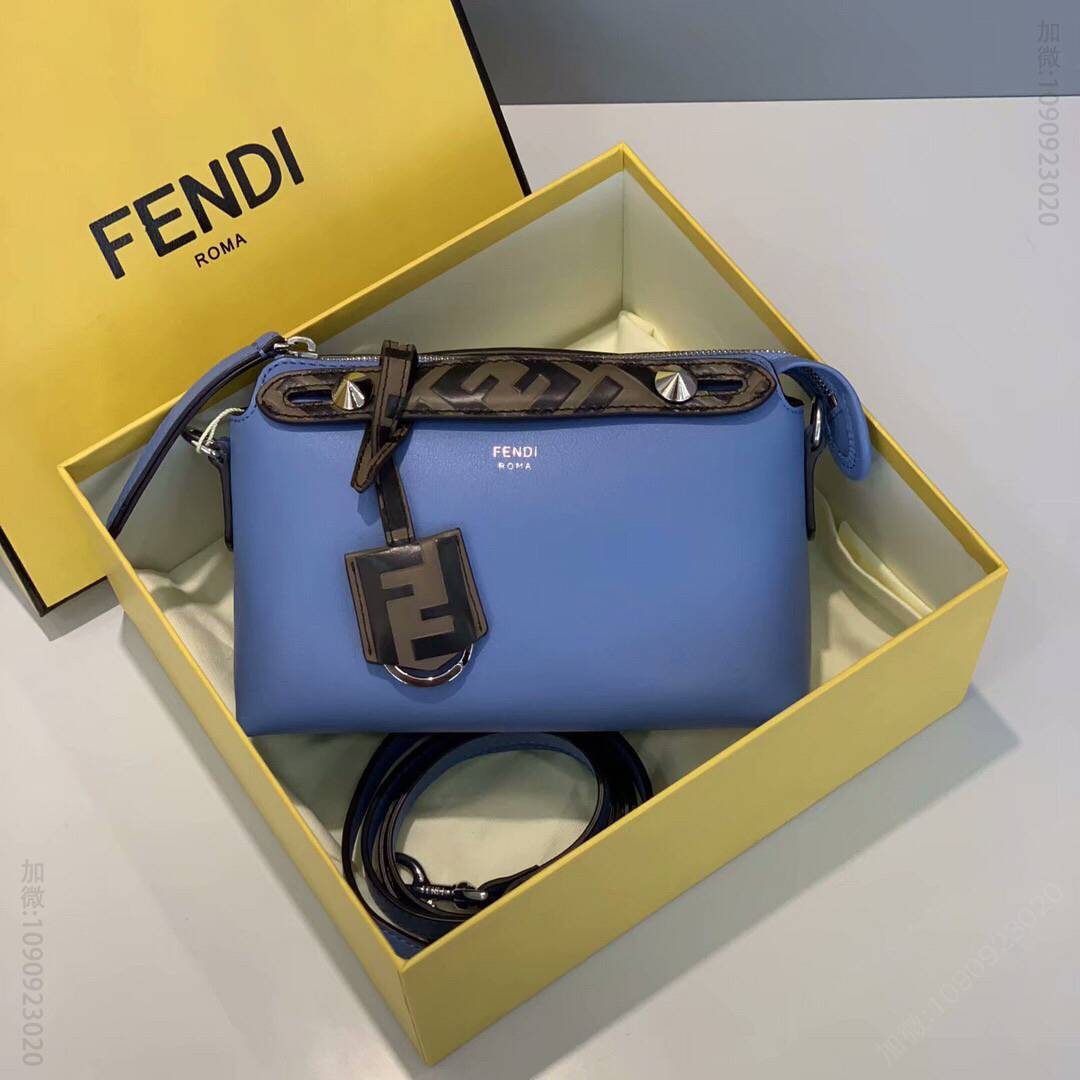 FENDI芬迪柔软小牛皮波士顿手提包1150