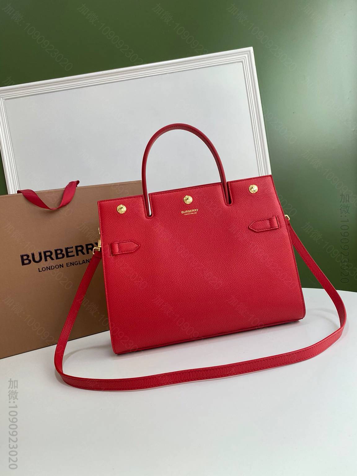 Burberry巴宝莉柔韧皮革材质Title - 泰尔特手袋60451
