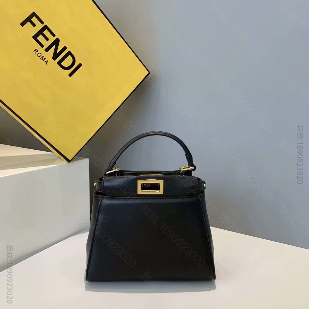FENDI芬迪黑色软羊皮手提包3597