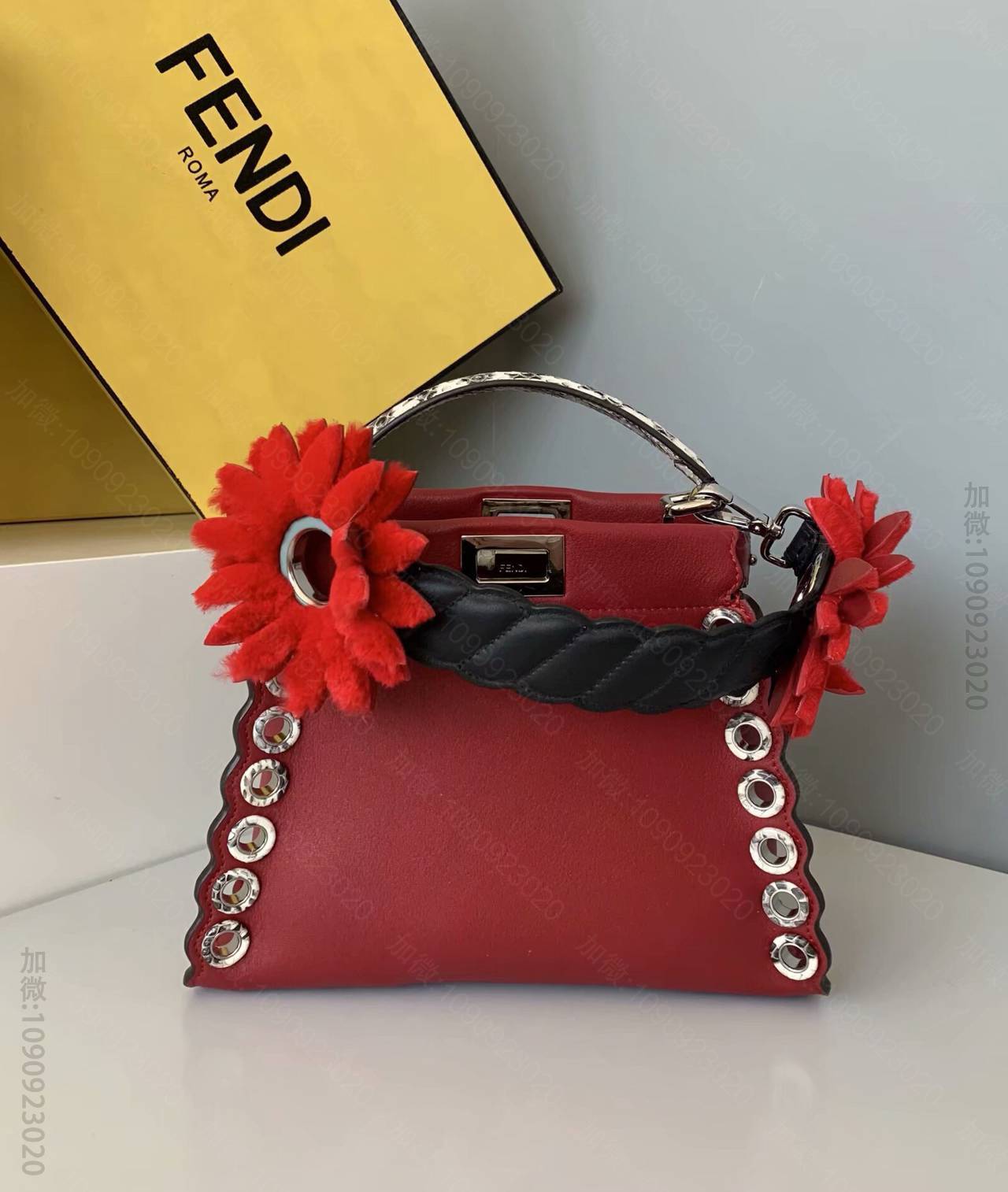 FENDI芬迪意大利牛皮peekaboo手提袋8106S