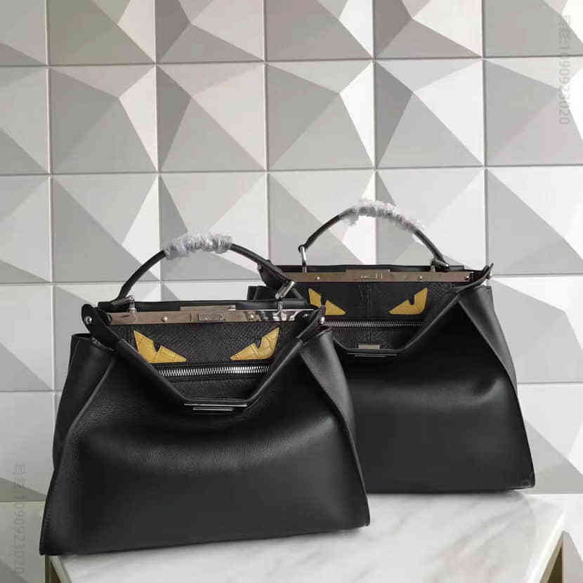芬迪手提女包 芬迪手提包网站 芬迪FENDI 210CM 覆盖绘色洋红色蟒蛇皮 BAG BUGS图案 小牛皮革手提包 