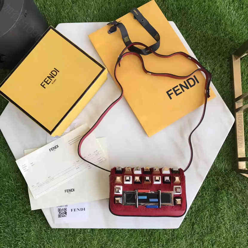 代购 芬迪FENDI 758 马驹皮包盖 金字塔饰钉 时装小牛皮迷你手袋斜挎...