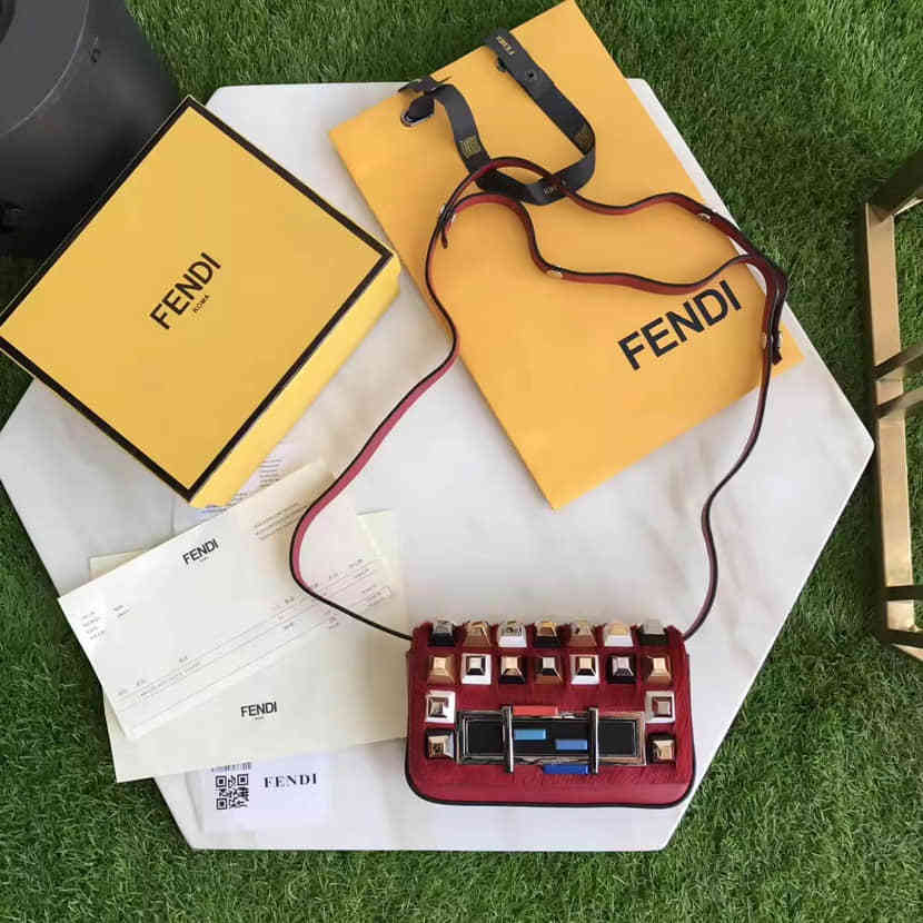 代购 芬迪FENDI 758 马驹皮包盖 金字塔饰钉 时装小牛皮迷你手袋斜挎包