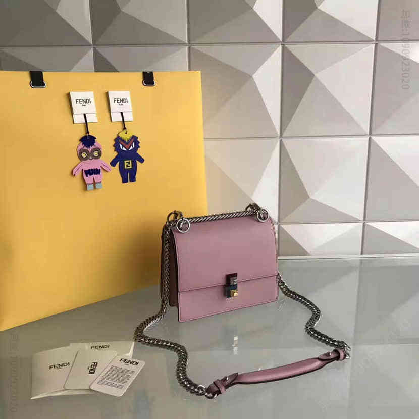 2017年早春新款 芬迪FENDI 8M0381 KANI小牛皮迷你手袋肩背链条包
