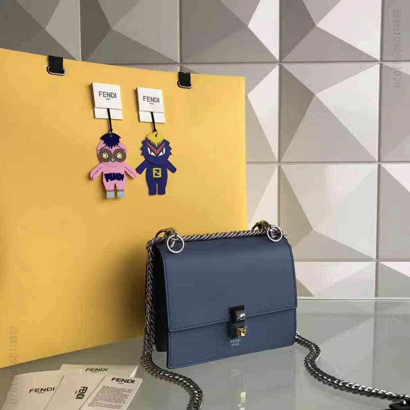 香港专柜同款 芬迪FENDI 8M0381 KANI小牛皮迷你手袋肩背链条包