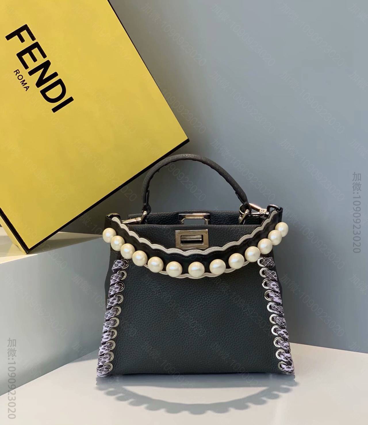 FENDI芬迪全手工蛇皮缝制PEEKABOO手袋3106S