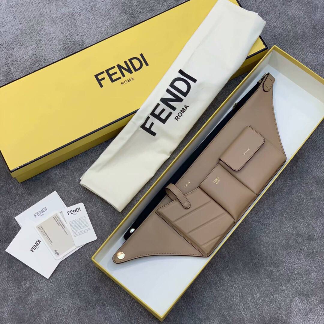 FENDI芬迪潮流元素多功能腰包2372