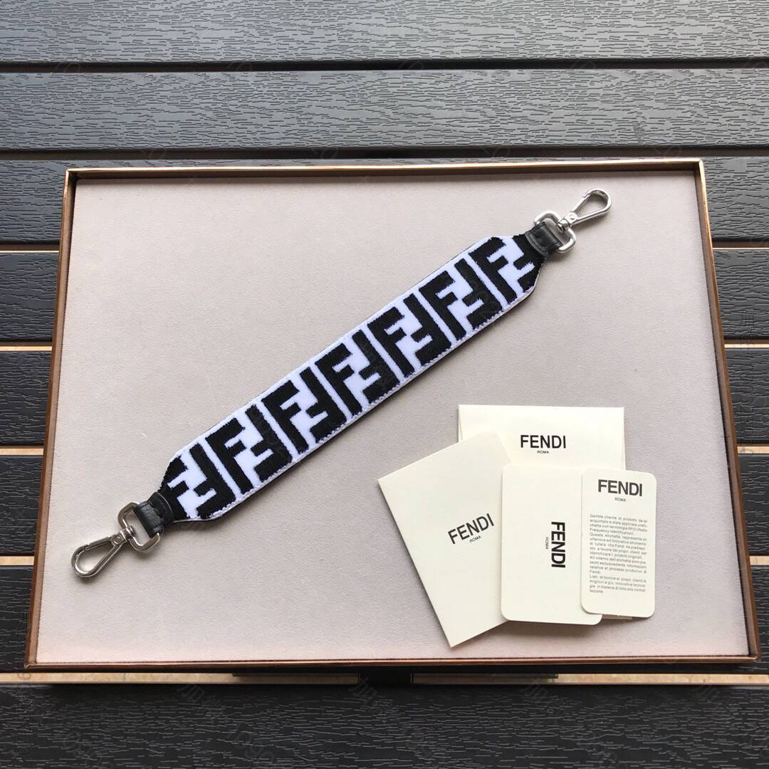 FENDI芬迪丝绒绣双F字母肩带861A