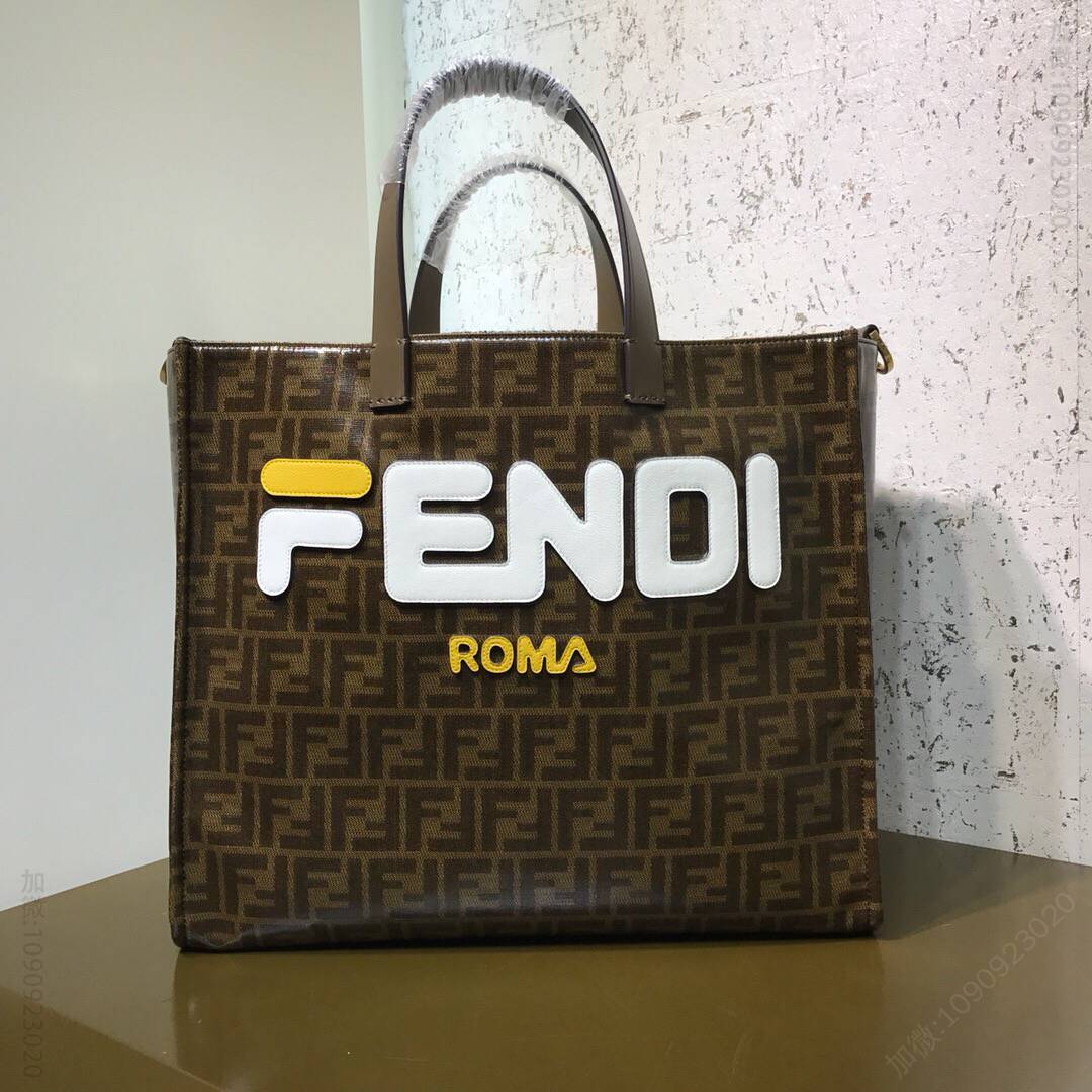 FENDI芬迪Ｆ字样立体Logo皮块拼接图案购物袋8258A