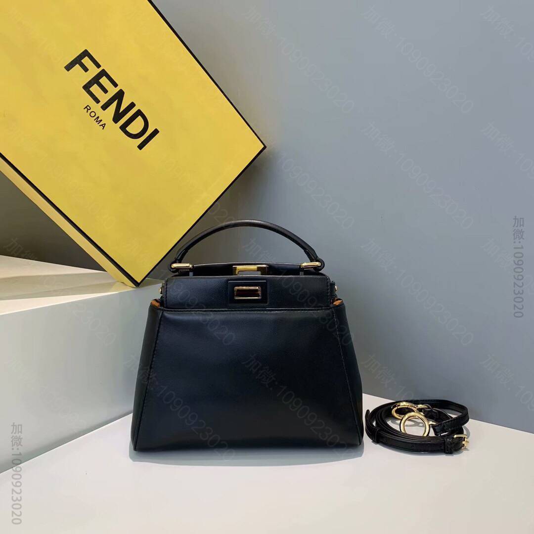 FENDI芬迪真空电镀五金南非绵羊皮peeakboo手袋8105S