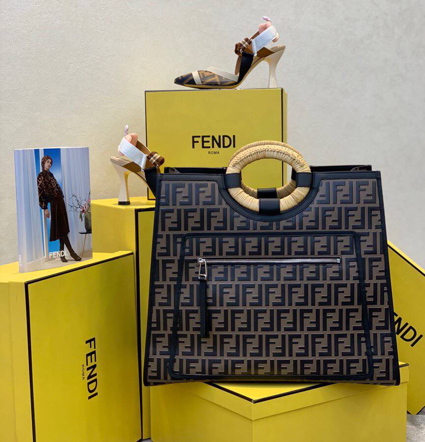 高仿芬迪女士购物袋 芬迪女士购物袋 FENDI芬迪棕色FF印花标志大型款式购物袋0393L 