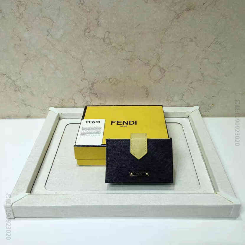 顶级原单 芬迪FENDI 0301 掌纹牛皮 金属LOGO 拼色卡片夹