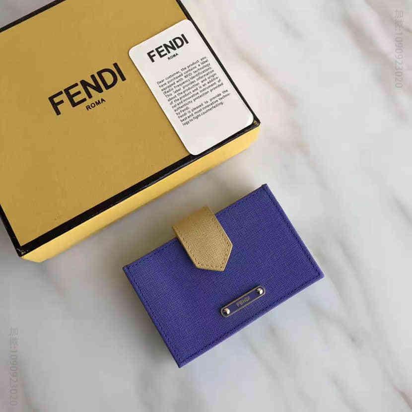 渠道代购 芬迪FENDI 0301 掌纹牛皮 金属LOGO 拼色卡片夹