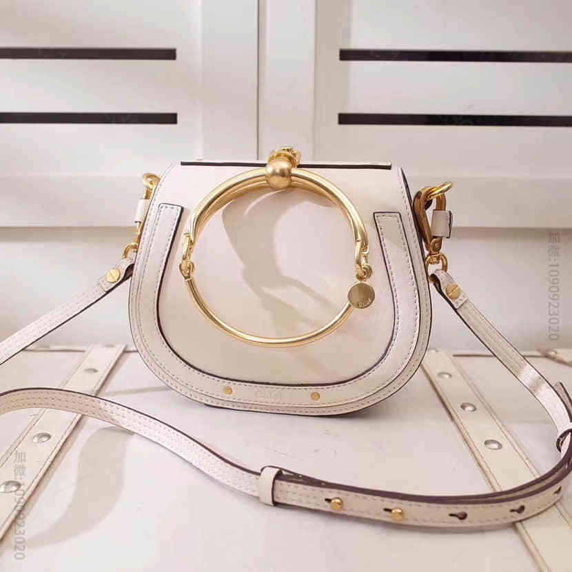 中国官网 chloe Nile光滑小牛皮拼接麂皮小牛皮小号手镯式提手手袋3S...