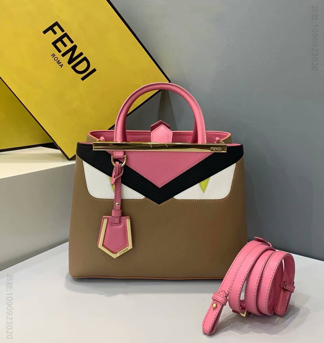 FENDI芬迪BAG BUGS风格眼睛图案精美小牛皮手提包220S-A