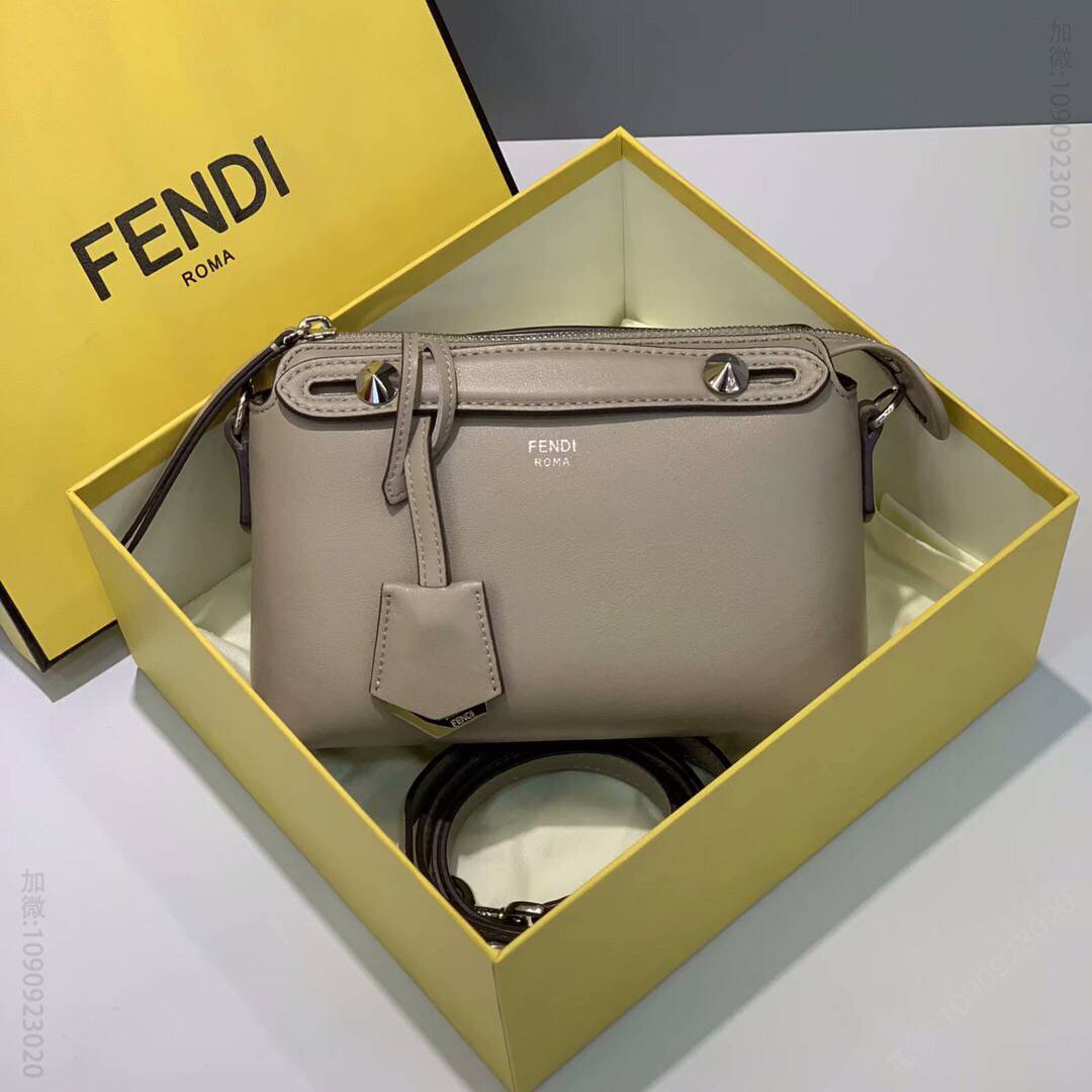 FENDI芬迪双提手柔软小牛皮波士顿手提包149