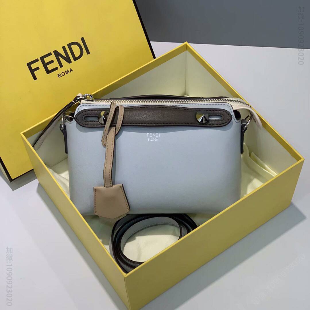 FENDI芬迪双提手柔软小牛皮波士顿手提包149