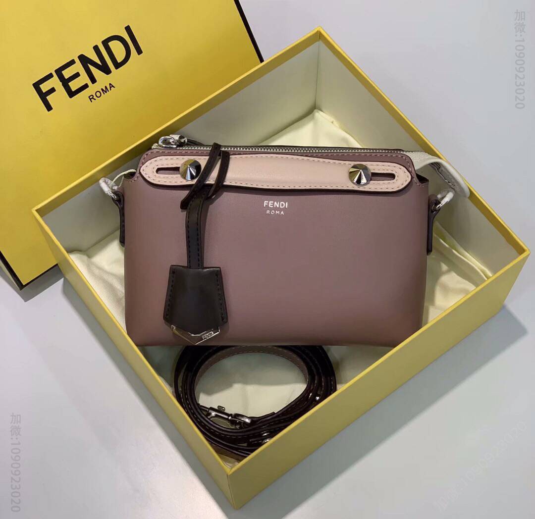 FENDI芬迪双提手柔软小牛皮波士顿手提包149
