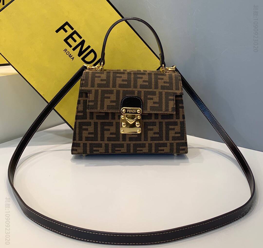 FENDI芬迪超火爆复古款中古包0158