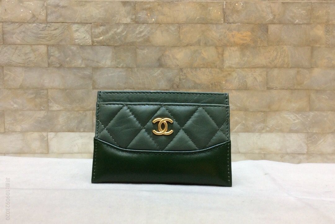 Chanel/香奈儿 流浪包系列胎牛皮卡包钱夹 A84386