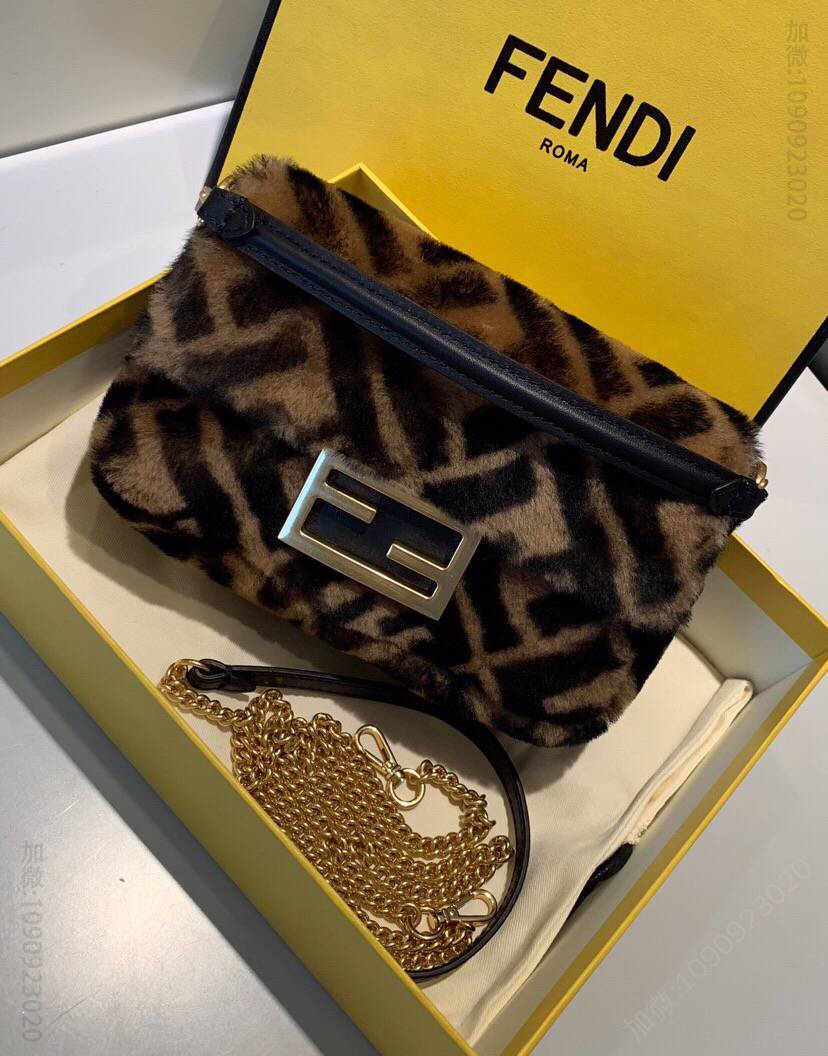 高仿芬迪单肩女包 奢侈品品牌芬迪单肩女包 FENDI芬迪磁扣+翻盖设计baguette手袋0191AS 