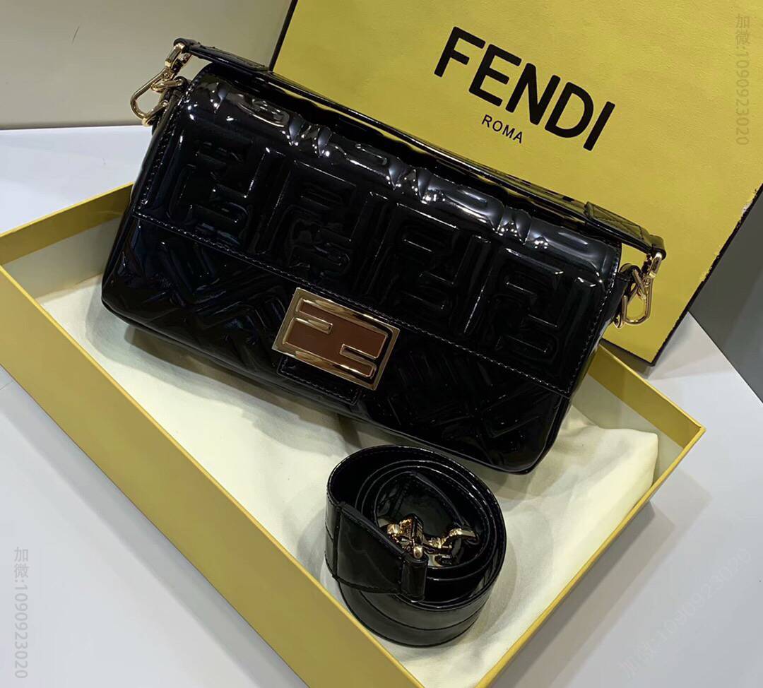 FENDI芬迪法棍系列漆皮单肩包0191BL