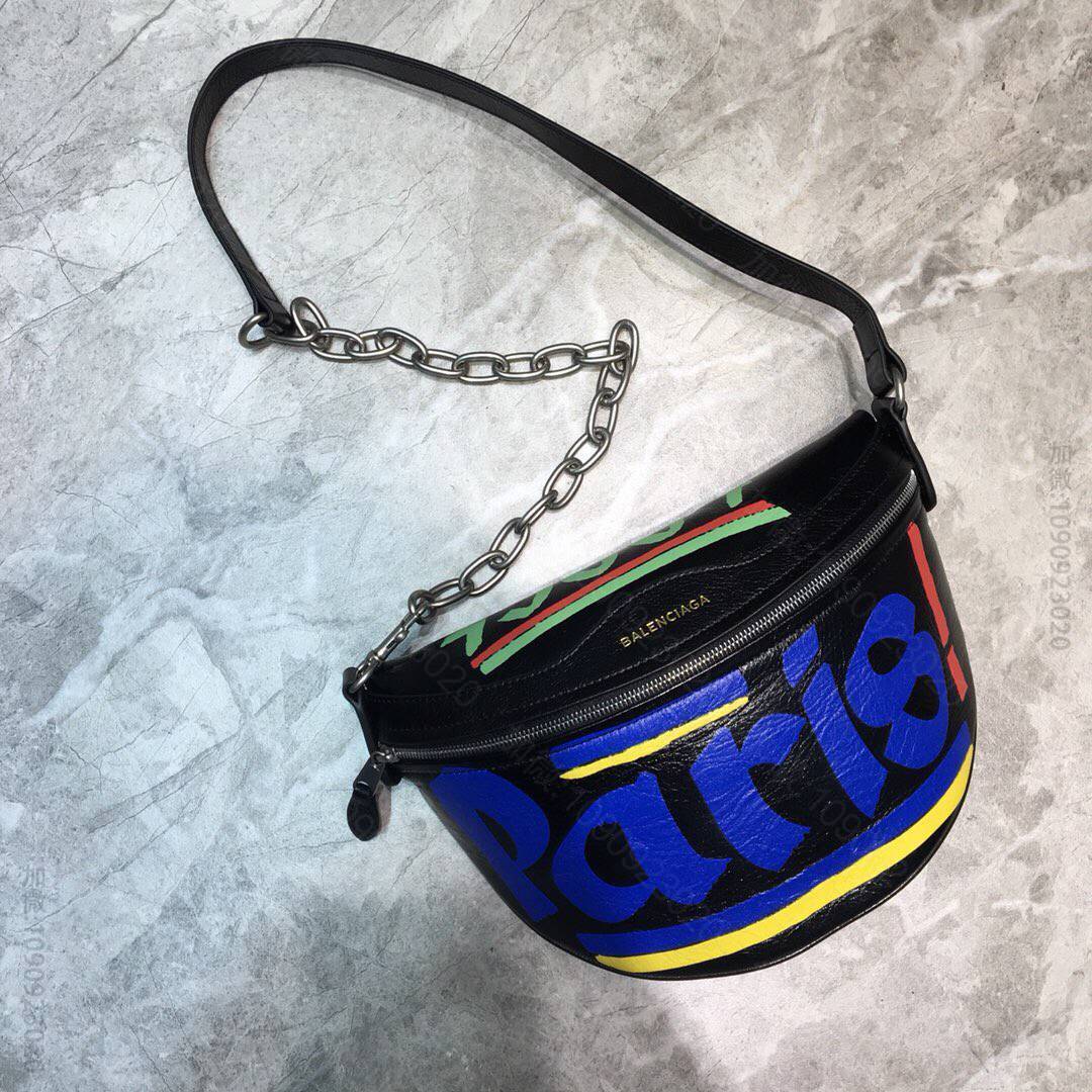 Balenciaga巴黎世家进口牛皮材质满饰Balen标识提花半月腰包180...