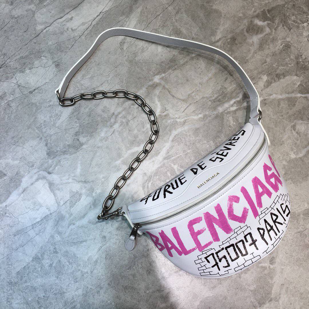 Balenciaga巴黎世家进口牛皮材质满饰Balen标识提花半月腰包180603